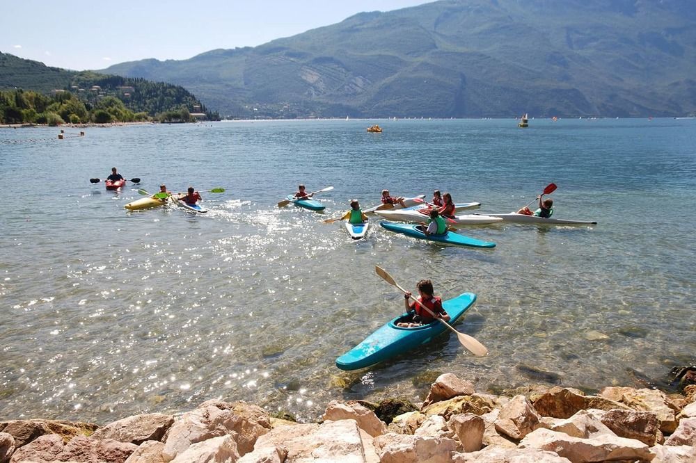Club Hotel E Residence La Vela Torbole Sul Garda Exterior foto