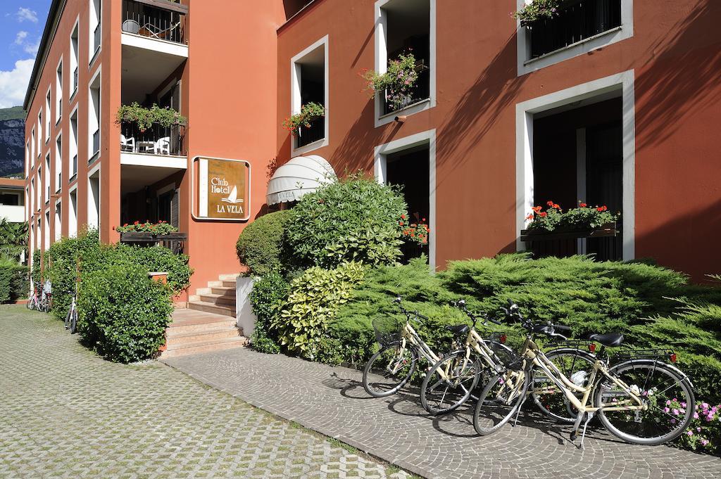 Club Hotel E Residence La Vela Torbole Sul Garda Exterior foto