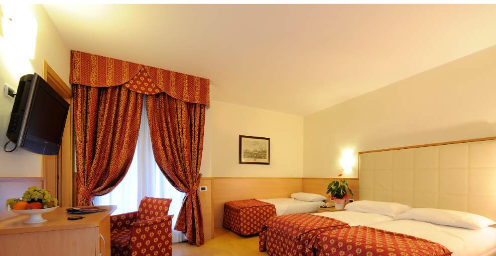 Club Hotel E Residence La Vela Torbole Sul Garda Exterior foto